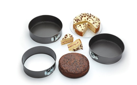 Cake tins